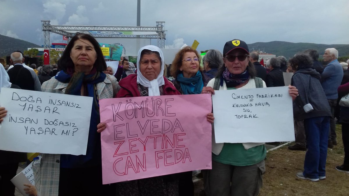 gulumseryoymak's tweet photo. Maviye yeşile sahip çıkıyoruz, yaşam alanlarımızı savunuyoruz.
Chp kadın kolları olarak,Çeşitli, Stk'ların, platformların ve Siyasi parti temsilcilerinin katıldığı, doğamıza sahip çıkıyoruz mitingine katıldık.
#chpfethiyekadınkolu
#Mucep
#chpkadınchp https://t.co/s6bjzmj1jN