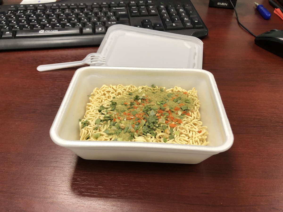 Обед в хату! Решил попробовать грибной, пахнет вкусно!