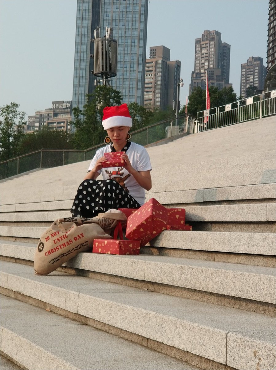 uncle_hello's tweet image. Out shooting a music video for Christmas for @travelswbrindle Perfect weather for it!