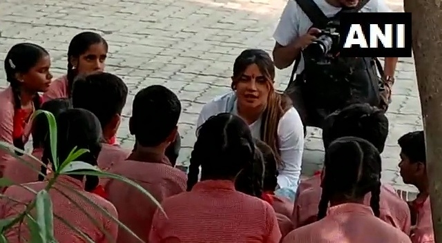 ndtv's tweet photo. Uttar Pradesh | Actress and Global UNICEF Goodwill Ambassador Priyanka Chopra visits an anganwadi in Lalpur, Lucknow

She says, "I'm keen to understand how the needle has shifted for women, children; how technology and innovation are making that shift at scale" | reported by ANI https://t.co/wC5cP2scw7