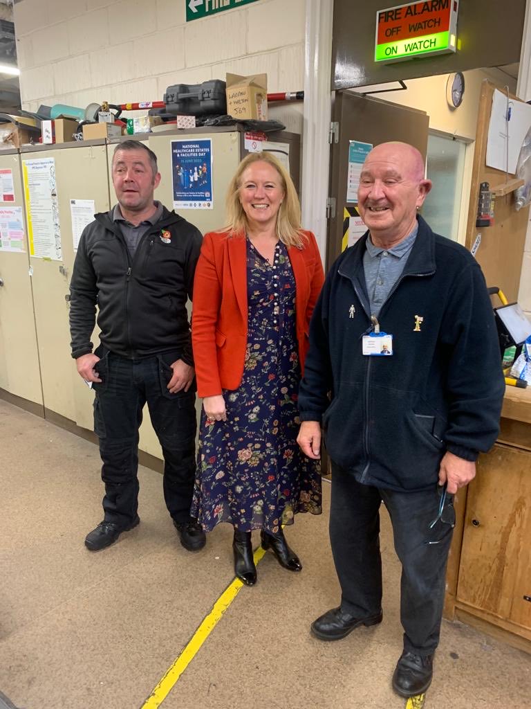 Kimberley_S_J's tweet photo. Huge thank you to Paul & Tony, #WorkingTogether #GoingAbove&Beyond #SupportingEndoscopy #NothingToMuchTrouble #WELLDONE 🙏🙏🙏 @and_efm https://t.co/zVz2TMvXff