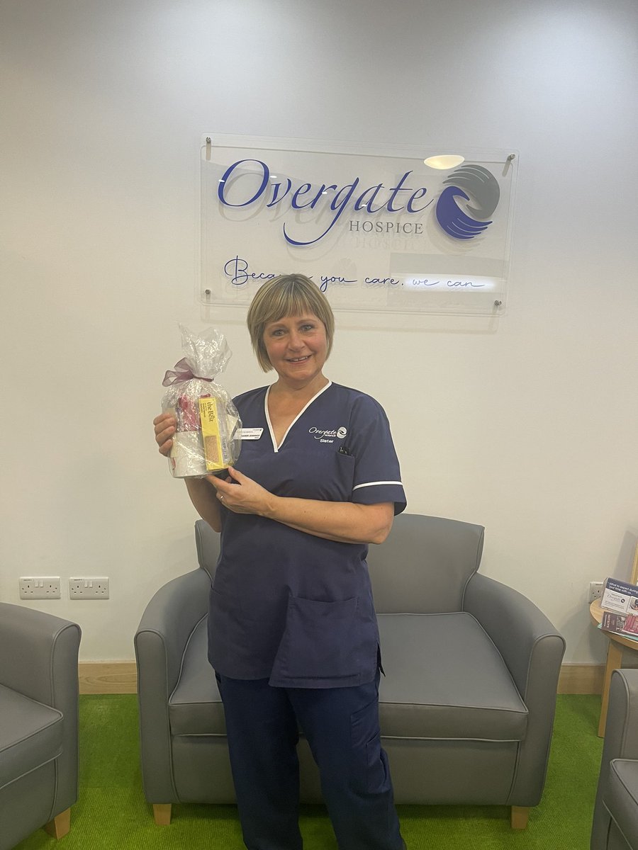 overgatekim's tweet image. This weeks IPU hug in a mug was for SR Karen. Karen is so supportive of all the staff and always willing to share her knowledge and experience. Well deserved #teamovergate #huginamug @OvergateHospice