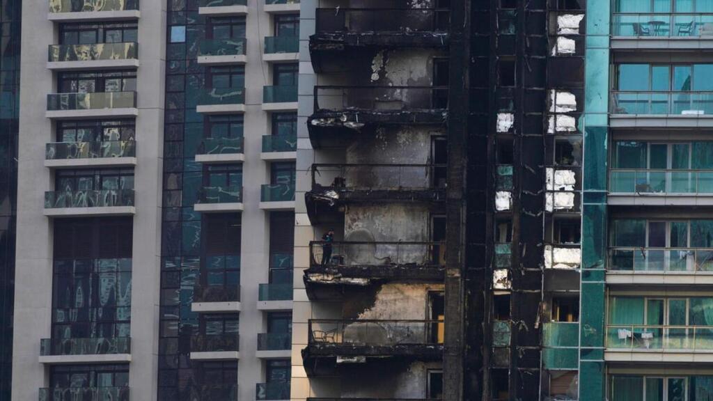 Fire breaks out at skyscraper near Burj Khalifa in Dubai | Visuals https://t.co/0bWUDZRx5B