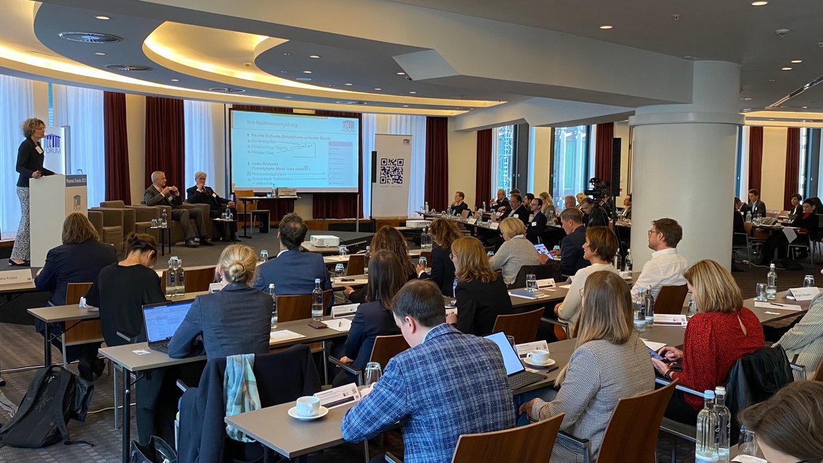 Health_Politics's tweet photo. Die Konferenz Pharma Trends 2023 ist gestartet. Wir freuen uns auf zwei spannende Tag online oder vor Ort.
#PharmaTrends #ForumInstitut #WirbildenWeiter https://t.co/WM5DkAV53A