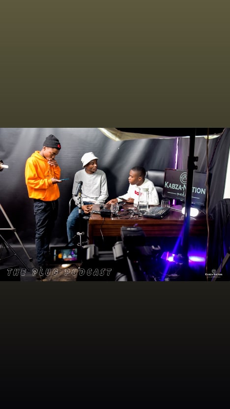 Kholoafriken012's tweet photo. The boys are back to business
@AfriMedia_1
@ThePlug_TV1
#Theplugpodcast https://t.co/FHClXemXAc