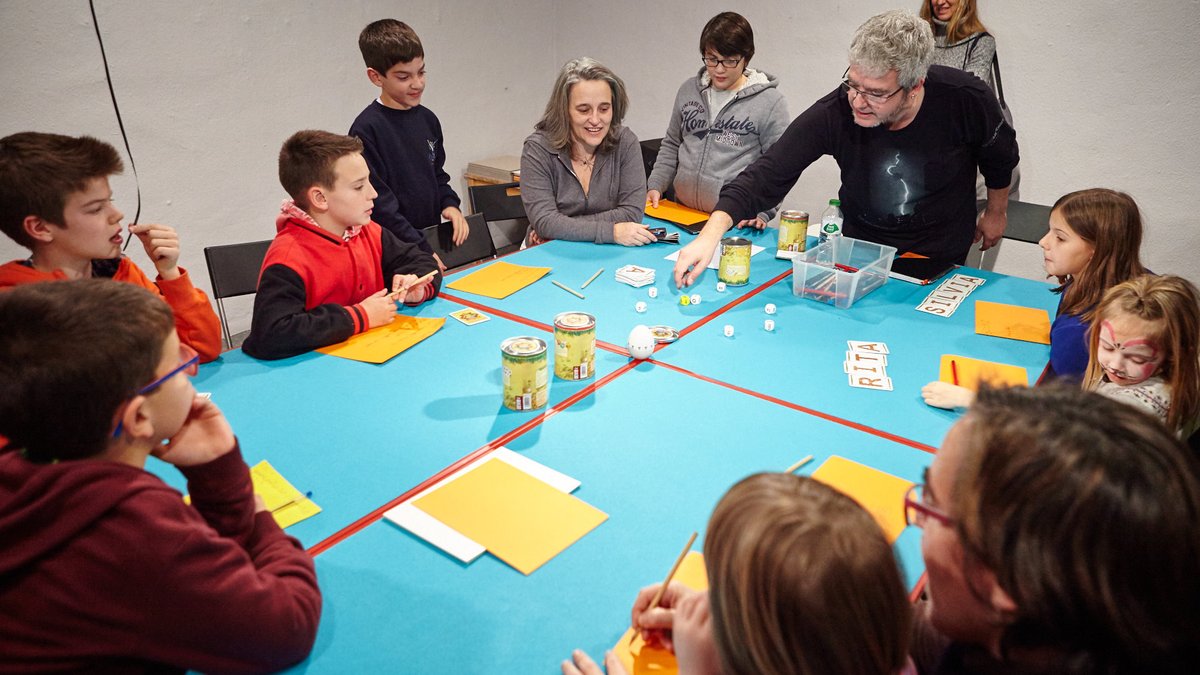 flicfestival's tweet photo. Als tallers del Flic podreu treballar colze a colze amb els autors Marc Artigau i Óscar Julve, les il·lustradores Mandana Sadat  i Maria Girón,  la maquetista Noemí Batllori, el festival Revela’ i Tantàgora. Places limitades !!! https://t.co/J8O1NsGC21