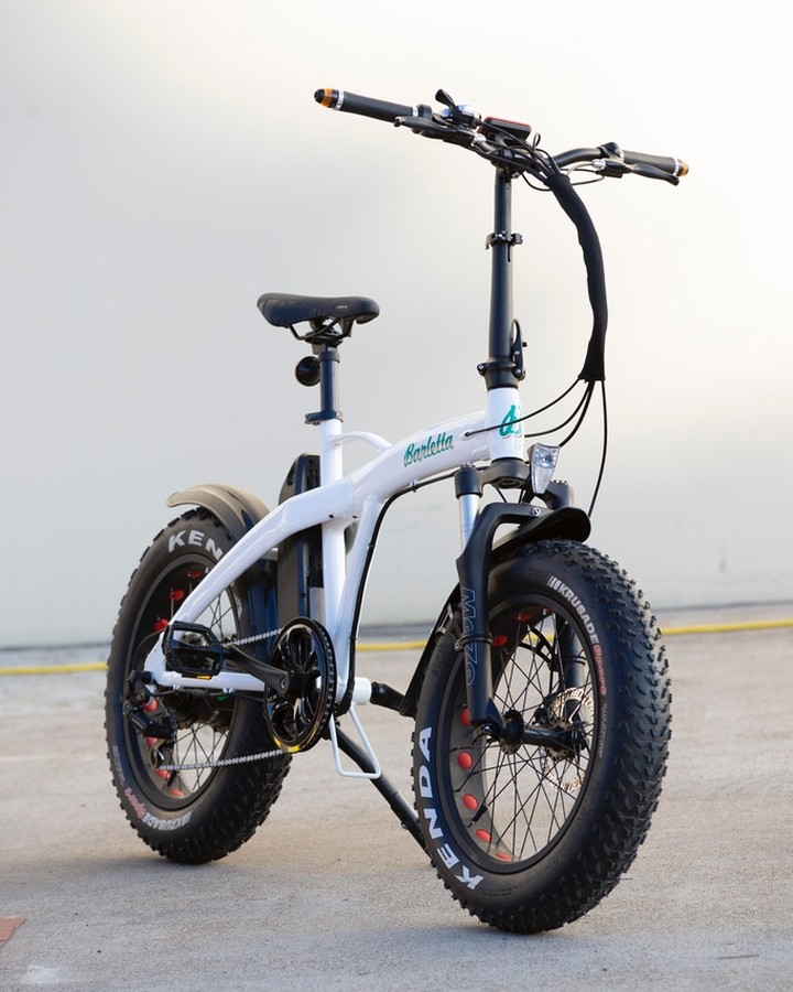 WINGLIGHTS ON #EBIKE 🚲

Winglights are made for e-mobility, sustain #greeneconomy and the future of micro mobility.

We at #cycl are proud of our mission and vision. We want to share our knowledge and we want to help for the future of our planet 🌍

Do you ride an e-vehicle?