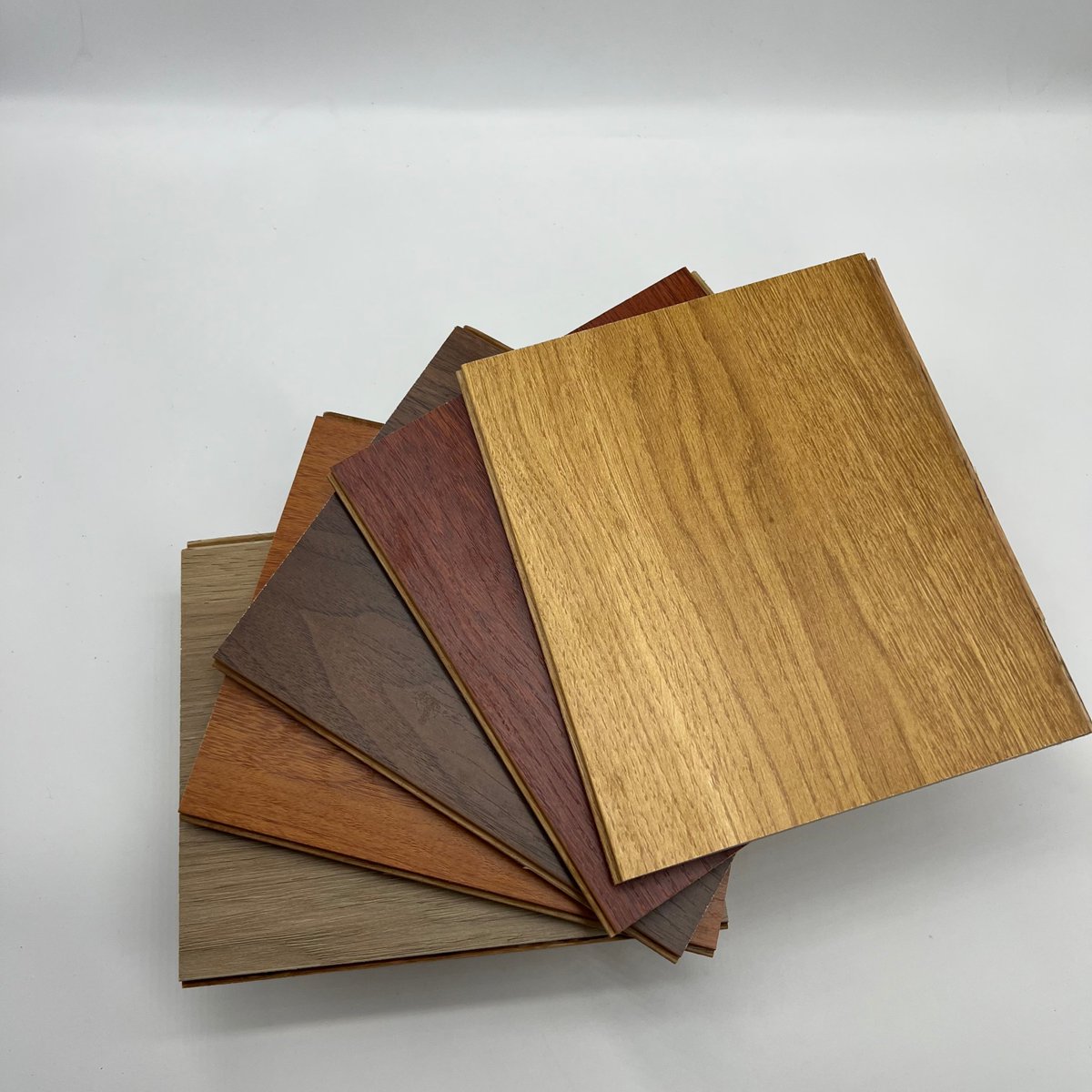 The real photo of the wooden floor is made of high-quality materials, rich in color, waterproof and non-slip, and safe and environmentally friendly materials. Substrates are optional and can be customized.