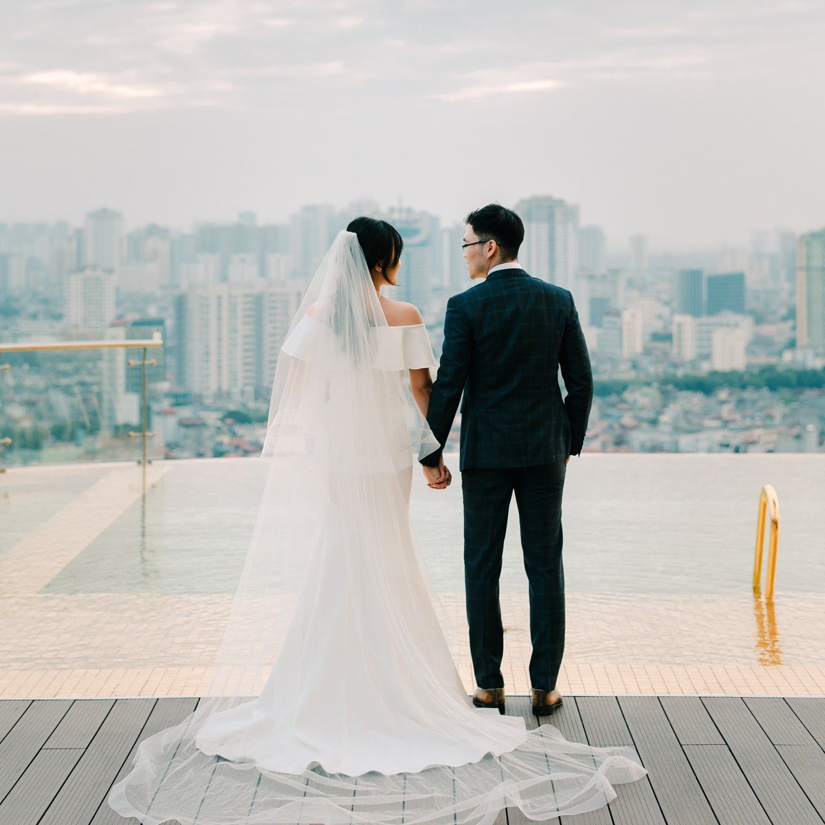 ByHanoi's tweet photo. 💍In love and being loved are the two happiest things that can happen to your life, so no matter how much time passes by, just love and hold each other until the end of the road. We will accompany you to capture every single moment on the journey to your love life. https://t.co/EkEL8MsGJh