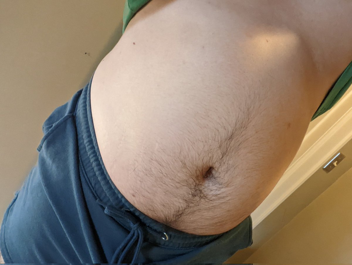 Bee245cb's tweet photo. Bare belly pics today. #mpreg #belly https://t.co/5EVD5h8ile