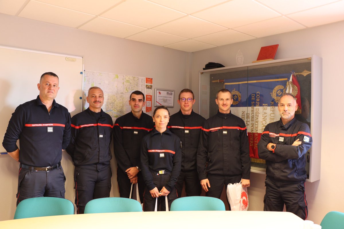 SDIS58's tweet photo. Cette semaine, 4⃣ Lieutenants de la #FILT 105 sont en immersion au @SDIS58 ! Ils ont été accueillis ce matin par le DDSIS @OlivierPeycru et le DDA @P_Varlet_sdis58  ! Bienvenue dans notre beau département de la @nievrefr 😊 https://t.co/FKsRo3Rs5l
