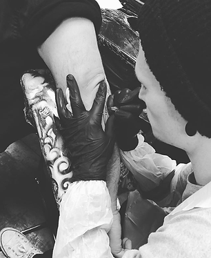 AtomicTattoo's tweet photo. Jon Dockery
Originally an okie straight out the sticks of McLoud, Oklahoma and moved to LA in early 2013. https://t.co/1W8RfFEn8X