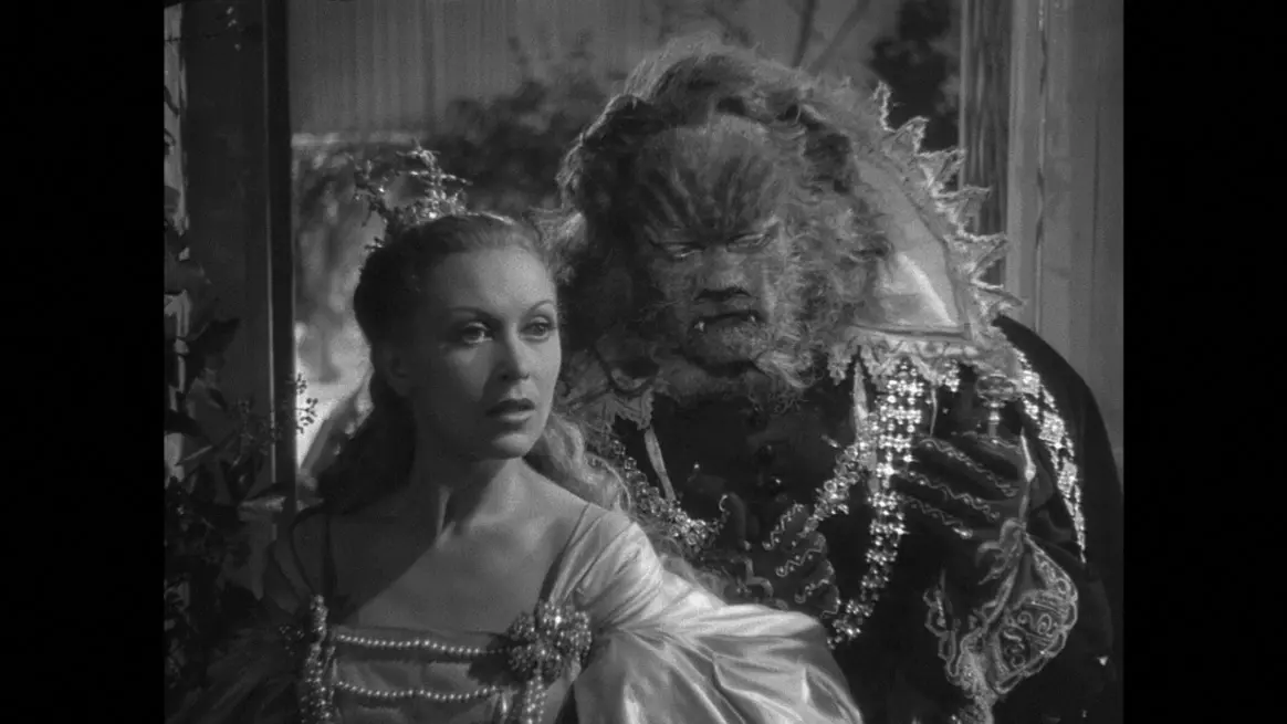 ProfesorJonk's tweet photo. "Lo que siempre me ha atraído en la vida es la poesía. Cualquier género puede tener poesía. Para mí, la poesía contiene la verdad".
Jean Marais.
El «alter ego» de Jean Cocteau fue un artista total.
#Efemeride #JeanMarais #actro #cine #director #pintor #escritor https://t.co/6qyEfE4zRt