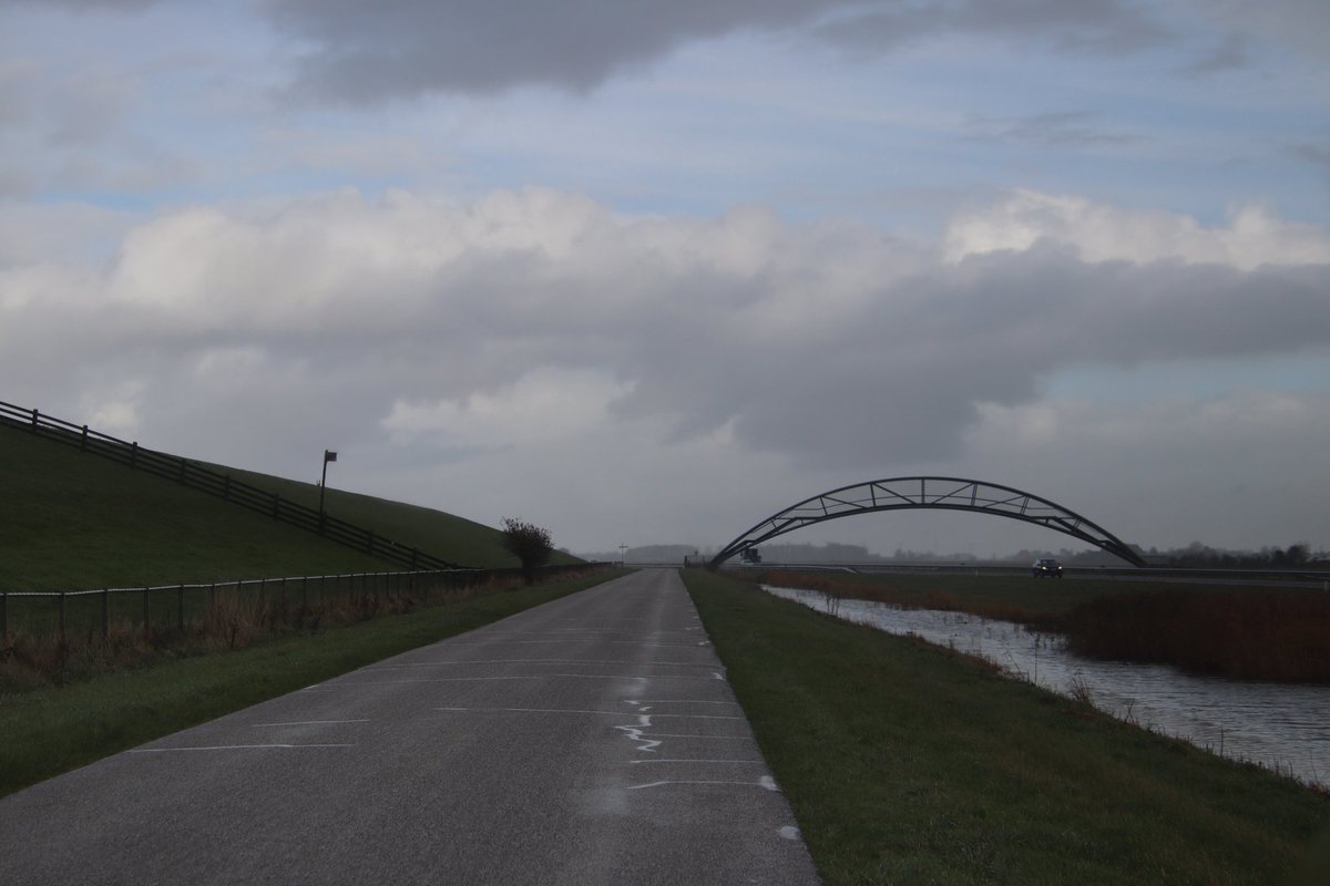 Luca_Hoogeveen's tweet photo. Allemaal buien! #Harlingen #Pingjum #Cornwerd #herfst @weermanrobert @AnnaZuidema @Weerliefhebber @helgavanleur @weermanreinier @WilliamHuizinga @mrmiddendorp @MeteoRoodescho1 @janvissersweer @BuienRadarNL @Talpaweer @Weerplaza https://t.co/GC5LCoouB4