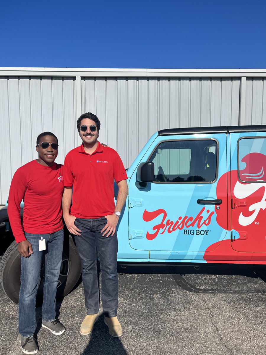 KellyBros's tweet photo. Employees got together at our Covington store last week to celebrate our 75th anniversary with another iconic local business - @frischsbigboy. Thank you to the Frisch's team for joining us as we both wrap up our 75th year. Here's to many more!

#kellybrosnky #frischsbigboy https://t.co/BT5n3byBzG