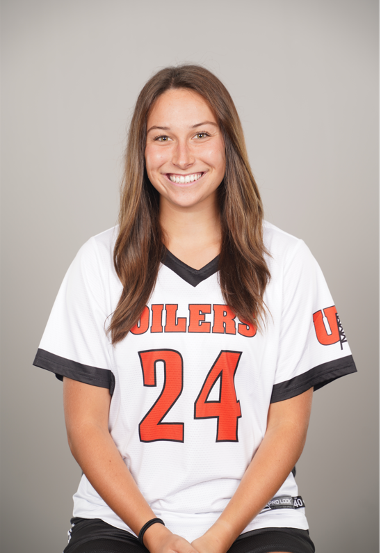 UFindlay_COE's tweet photo. Our Student Spotlight this week is on Multi-age HPE major Emma Heinrich. She is from Olmsted Falls, OH and plays on the lacrosse team. Congratulations Emma! #uBELONGatUF https://t.co/phJMQ5Dlc1