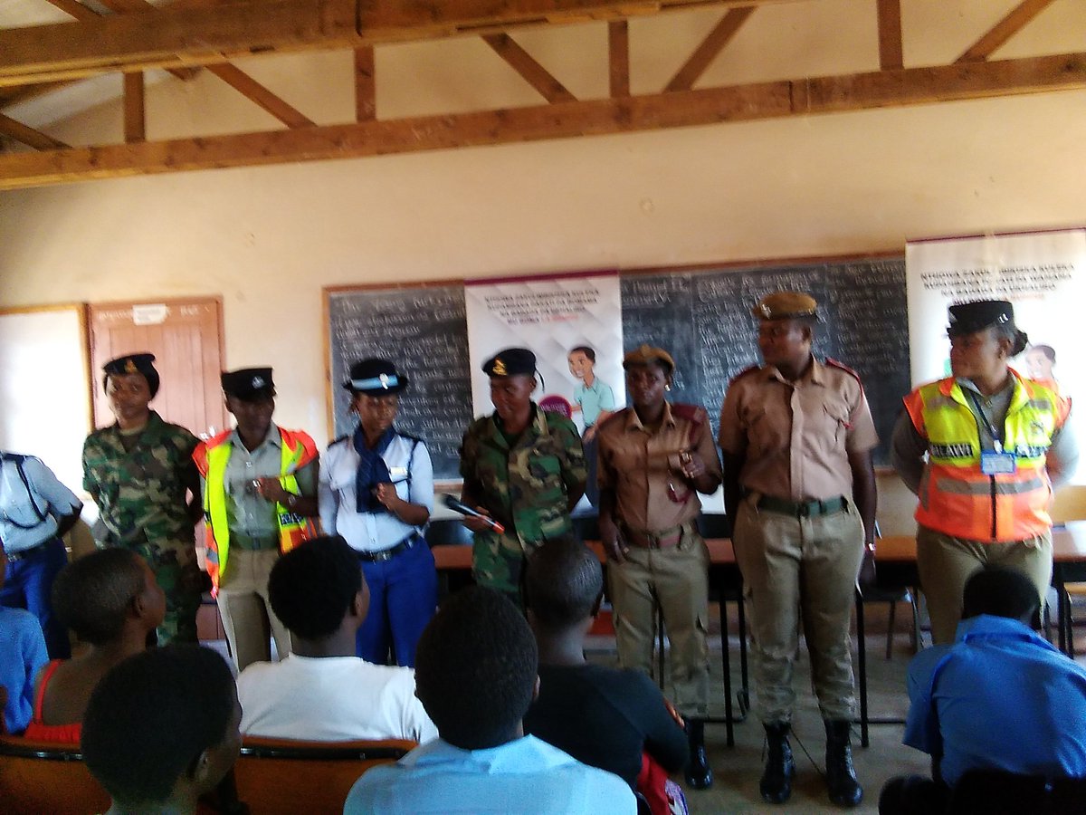 Viwemi (@viwemi3) on Twitter photo Thank you WPHF, Mphompha Community Day secondary school which is very peripheral and rural has had a chance for role models to engage and motivate the students <a href="/wphfund/">Women's Peace & Humanitarian Fund</a> <a href="/unwomenmalawi/">UN Women Malawi</a> <a href="/HabibaRezwana/">Habiba Nangondo Osman</a> <a href="/GlobalSpotlight/">Spotlight Initiative</a> <a href="/EUinMalawi/">EU in Malawi 🇪🇺</a> #leavingnoonebehind #itstime Thank you WPHF, Mphompha Community Day secondary school which is very peripheral and rural has had a chance for role models to engage and motivate the students <a href="/wphfund/">Women's Peace & Humanitarian Fund</a> <a href="/unwomenmalawi/">UN Women Malawi</a> <a href="/HabibaRezwana/">Habiba Nangondo Osman</a> <a href="/GlobalSpotlight/">Spotlight Initiative</a> <a href="/EUinMalawi/">EU in Malawi 🇪🇺</a> #leavingnoonebehind #itstime