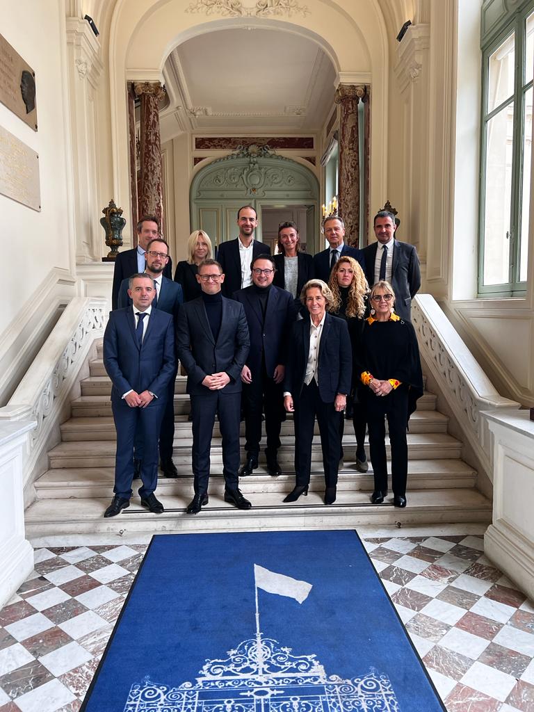 gdelasteyrie's tweet photo. Déjeuner de travail au @Interieur_Gouv avec la ministre déléguée chargée des collectivités territoriales @carolinecayeux. Au menu : finances locales, #inflation, #crise énergétique et décentralisation. https://t.co/BxK46peI9G