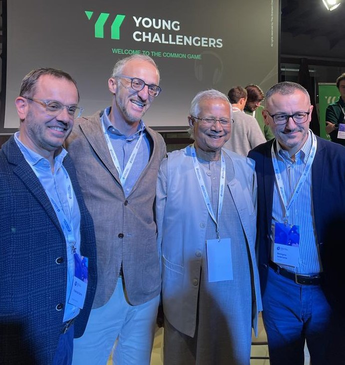 Probably not the youngest... but the best ones, for sure! ;-)

<a href="/Yunus_Centre/">Muhammad Yunus</a> #gsbs #socialbusiness
