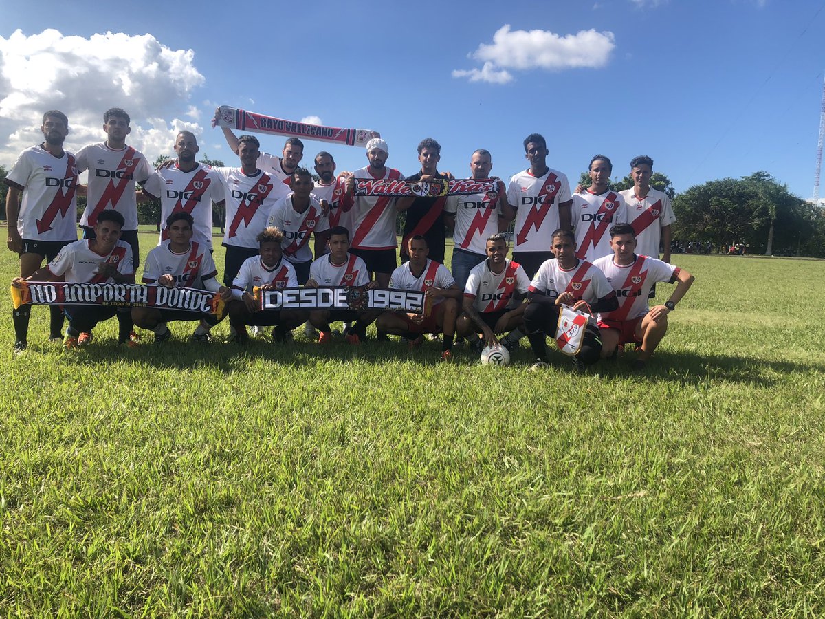 Crespo1Reinier's tweet photo. Luego de una temporada bien larga de mucho trabajo y sacrificio  el @FcGuanabo campeón de la @LigaSnet este título va para todos aquellos que creyeron en nosotros y nos dieron su apoyo para Vallekas para la afición del @RayoVallecano . Gracias @oscar8trejo por confiar en nosotros https://t.co/yOG6wg6KGX