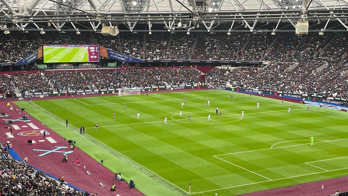 Had the opportunity to watch West Ham V Crystal Palace yesterday got game of football and great atmosphere between the 2 London clubs #PremierLeague #football #scouting