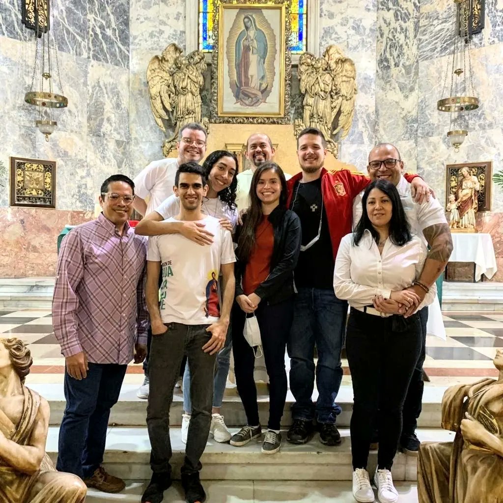 fsarvenezuela's tweet photo. El pasado #5Nov la FSAR N. S. de Guadalupe, recibió un grupo de candidatos quienes inician su tiempo de formación como Peregrinos.
Nos unimos en oración por su perseverancia en este nuevo camino que emprenden.
#CaminemosJuntos
#AgustinosRecoletosSeglares
#Fsar #Caracas https://t.co/HEDAtvhayg