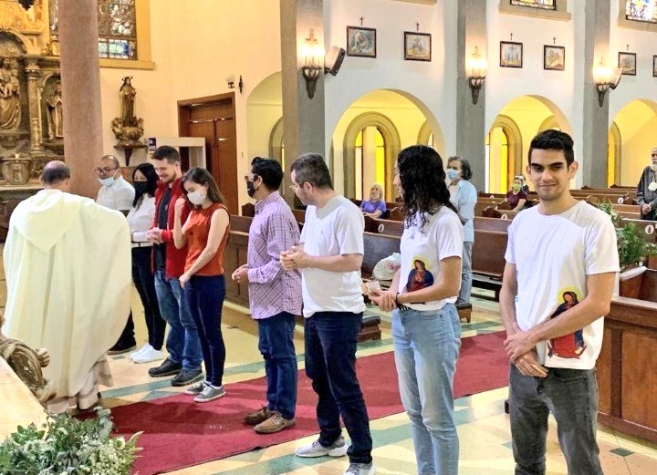 fsarvenezuela's tweet photo. El pasado #5Nov la FSAR N. S. de Guadalupe, recibió un grupo de candidatos quienes inician su tiempo de formación como Peregrinos.
Nos unimos en oración por su perseverancia en este nuevo camino que emprenden.
#CaminemosJuntos
#AgustinosRecoletosSeglares
#Fsar #Caracas https://t.co/HEDAtvhayg