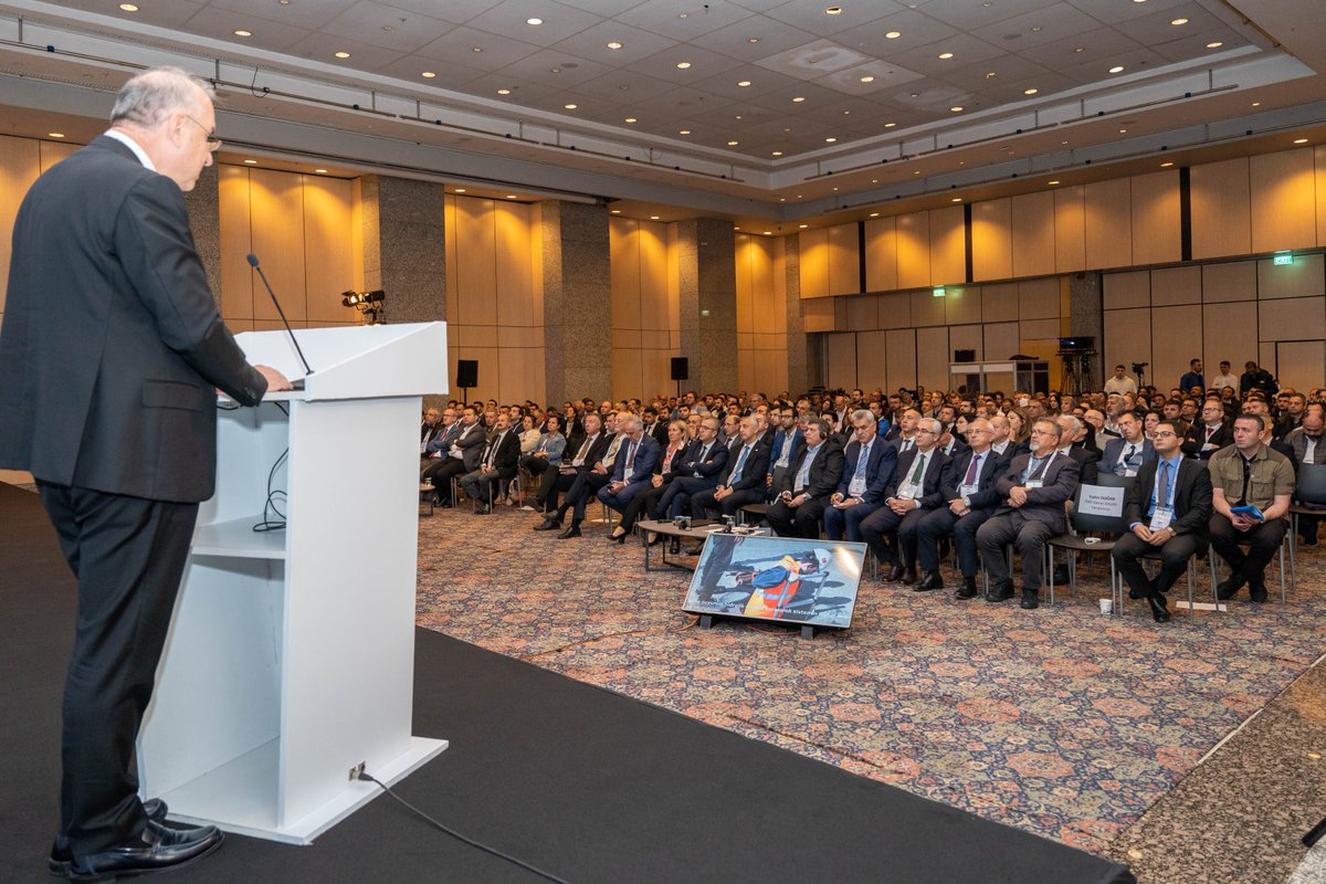 akated_tsitt's tweet image. @iskignmudurlugu Genel Müdürü Dr. @SafakBasa, 6. Su Kayıp ve Kaçakları Forumu ile Kazısız Teknolojiler 2022 Konferansı ortak açılış töreninde yerli yabancı katılımcılara hitap etti ve stantları ziyaret etti. #water #waterlosscontrol #nonrevenuewater #watermanagement #water4all