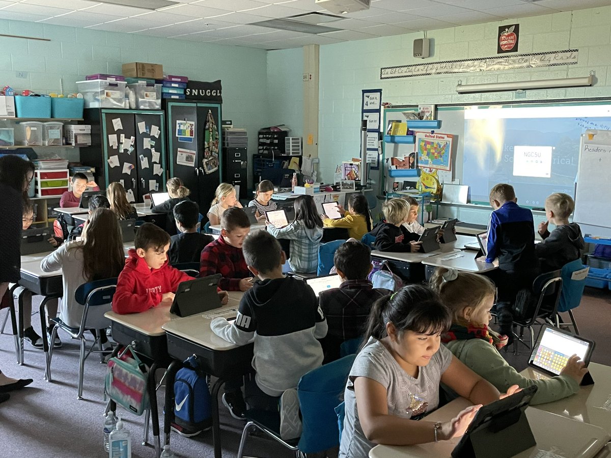 SenorBrownOSD's tweet photo. It’s only 8:15 and our 3rd graders are off on an around the world trip! First stop, South America! The Liberty 3rd Grade Team is so creative! This Nearpod Virtual Field Trip is so cool! @Liberty_D135 @135Learning @SuzanneAmra @Mrs_Detres @nearpod @OSD135 https://t.co/gaDalEaovl