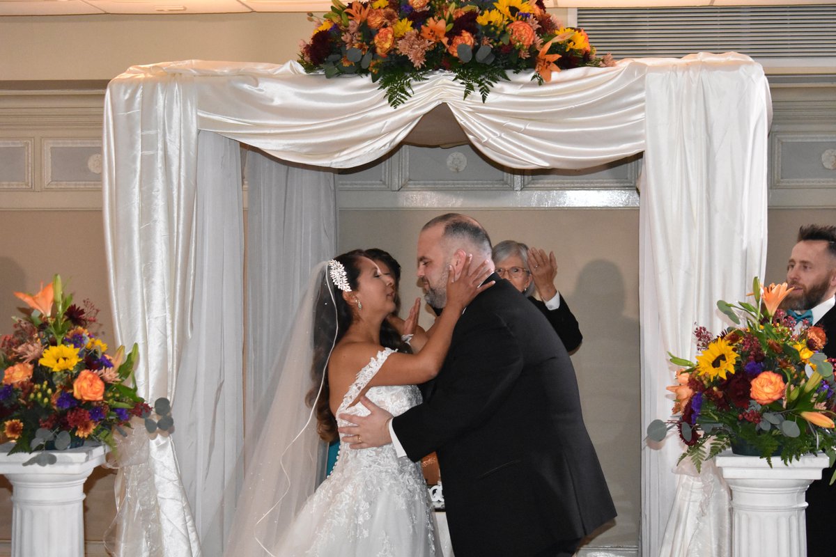 Vanessa y Joseph. Peru y NY. Boda bilingüe para q ambas familias entendieran y compartieran lo lindo del amor que une a esta pareja Boda 4/11/2022 #longisland #bodas2022 #mariarosariorowan