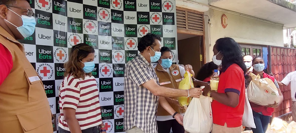 PresidentSLRCS's tweet photo. Our @ColomboSLRCS along with @Uber managed to distribute much needed economic packs to most vulnerable communities in the Colombo district as part of our partnership to aid economically vulnerable people. #LKA #SLEconomicCrisis https://t.co/1p0m2rezT7