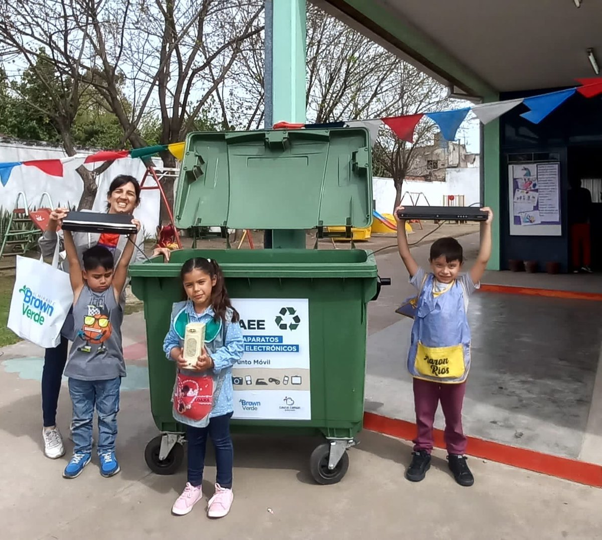 #Brown/ ♻️El municipio avanza con la campaña ambiental en las escuelas del distrito
laestaciononline.com.ar.leon.avnam.net/2022/11/07/el-…