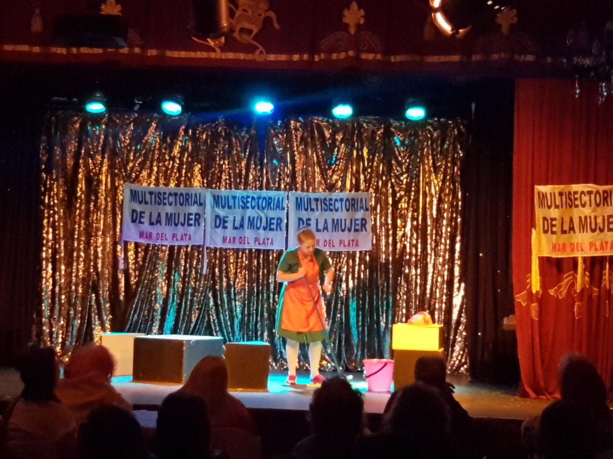 multimujeresMdP's tweet photo. Algunas imagenes de la Varieté que compartimos anoche. Gracias a quienes donaron su arte y gracias al Centro Cultural del Mar! 👇 https://t.co/3sTXKo3Z7P
