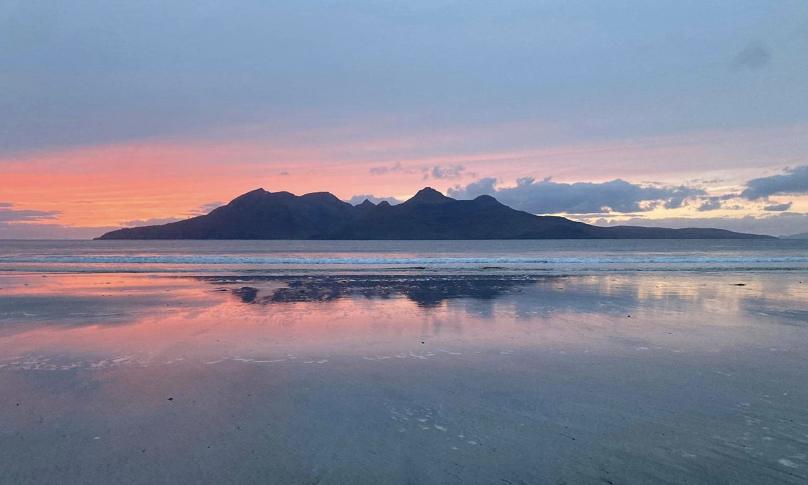 Eigg Time tweet media