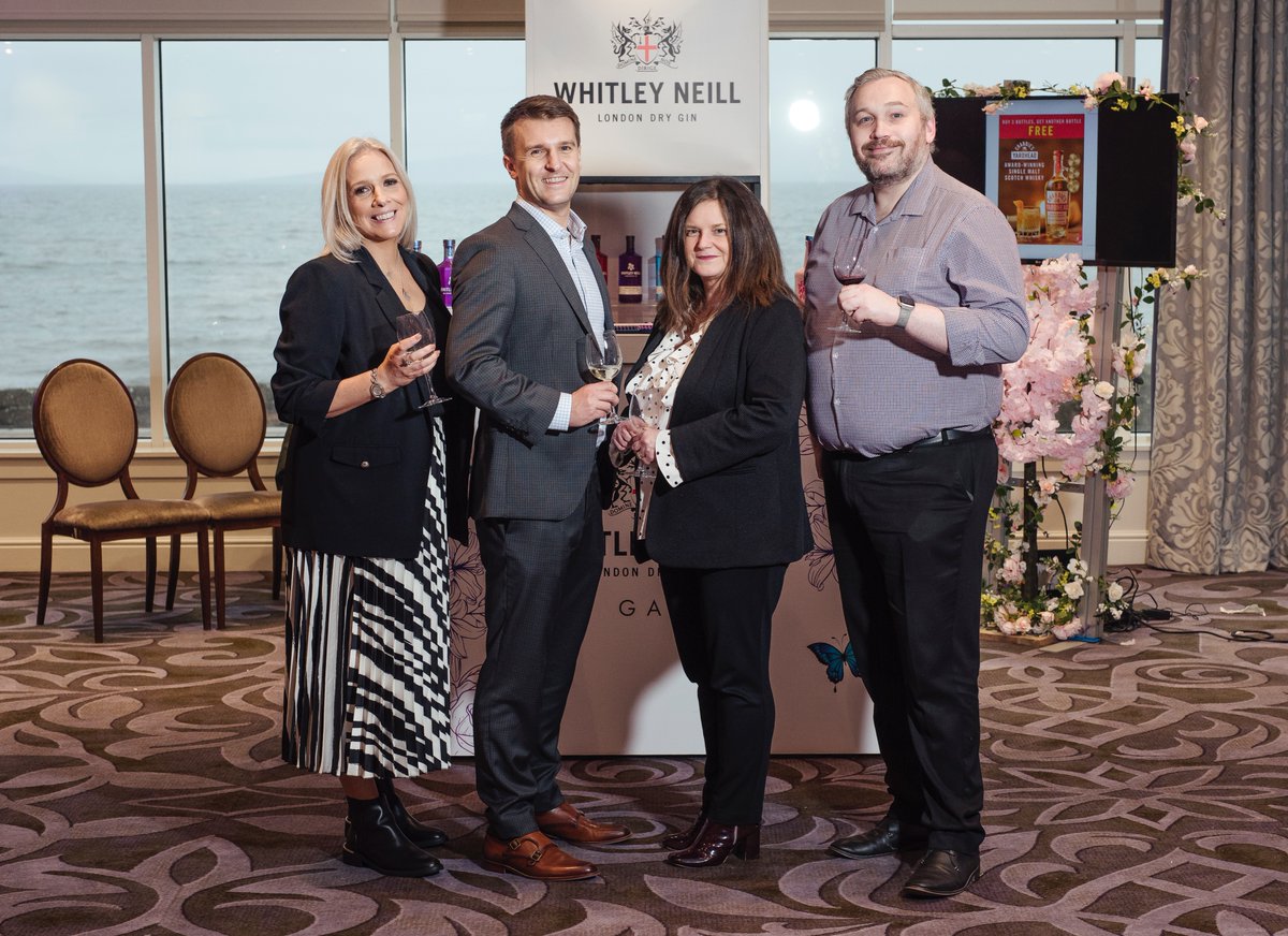 InvMorton's tweet photo. A few📸 of our fantastic #InverarityMorton team‼️🤩 *pictured @ our recent company conference @SeamillHydro (what a great events venue it is!) Thanks to everyone who was able to attend - here's to 2023‼️😎 #teambuilding #tastingmasterclasses https://t.co/TjDLrNIVYx