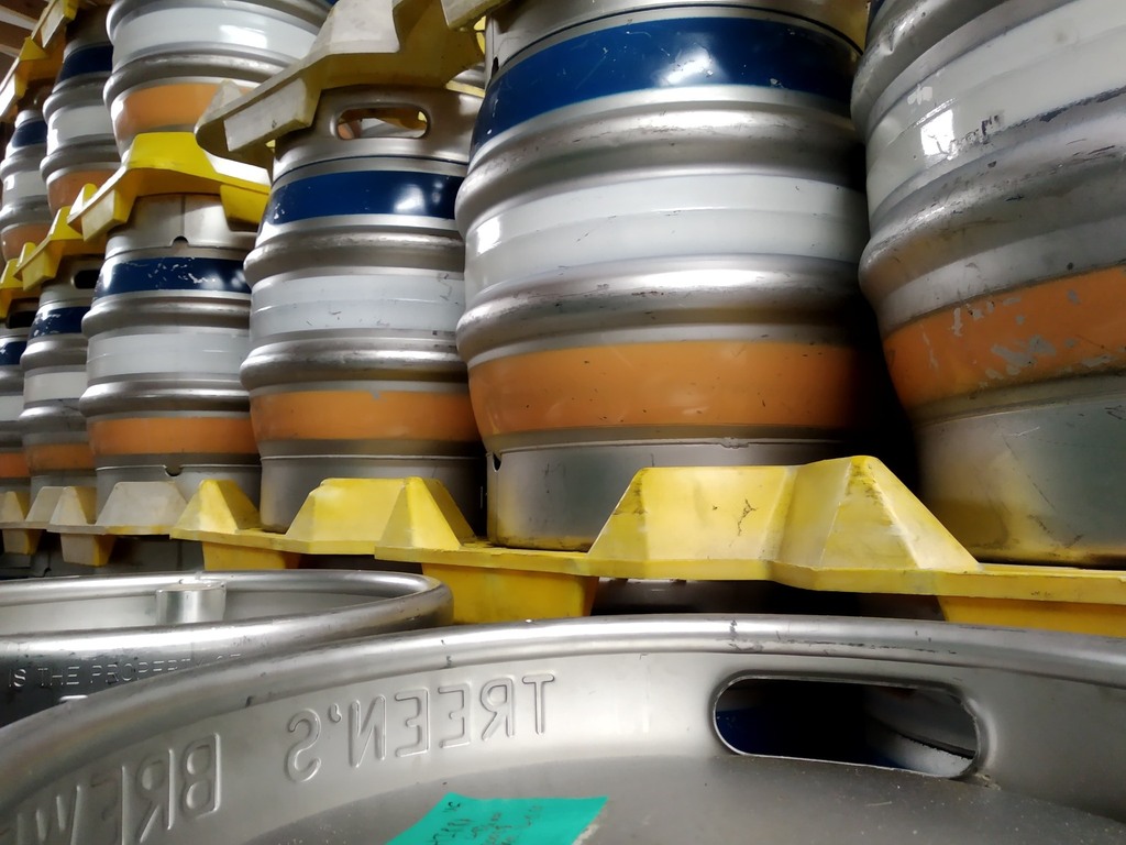 treensbrewery's tweet photo. We've got #Essential and #Krowsek lined up for this weekend's draught takeaway. Now there's a cheering thought for a miserable grey Monday morning... :-) https://t.co/e9JKXeCFRr https://t.co/B286MiKsY7