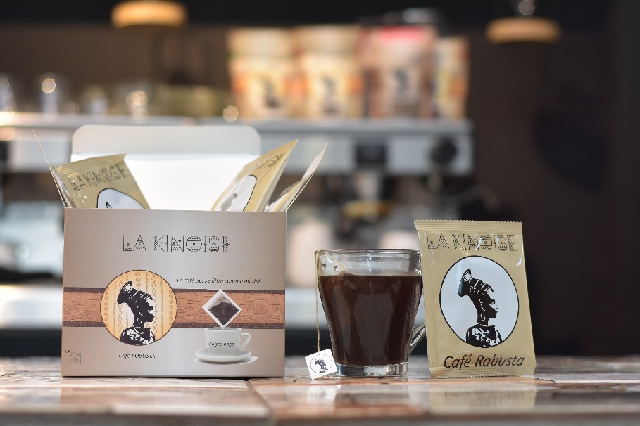 En marge de la #COP27,   nous avons le plaisir de vous annoncer la sortie de notre nouvel gamme de produit: café à dosette unique dans un emballage biodégradable en fibre naturel de plante.
On s'industrialise et on pense à la planète.
#CouleurCafé