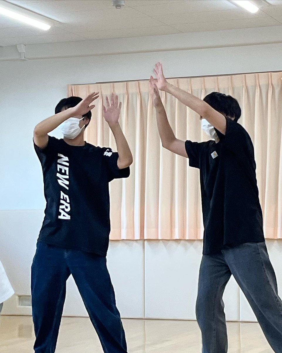 fes_corocoro's tweet photo. ダンスサークル🕺🎶
最近有名なあの曲の練習中！
チチチチチチ〜♪
#人間環境大学 #人間環境大学総合心理学部 #大学祭 #心心祭 #ダンスサークル https://t.co/NsKRTQ3Msw