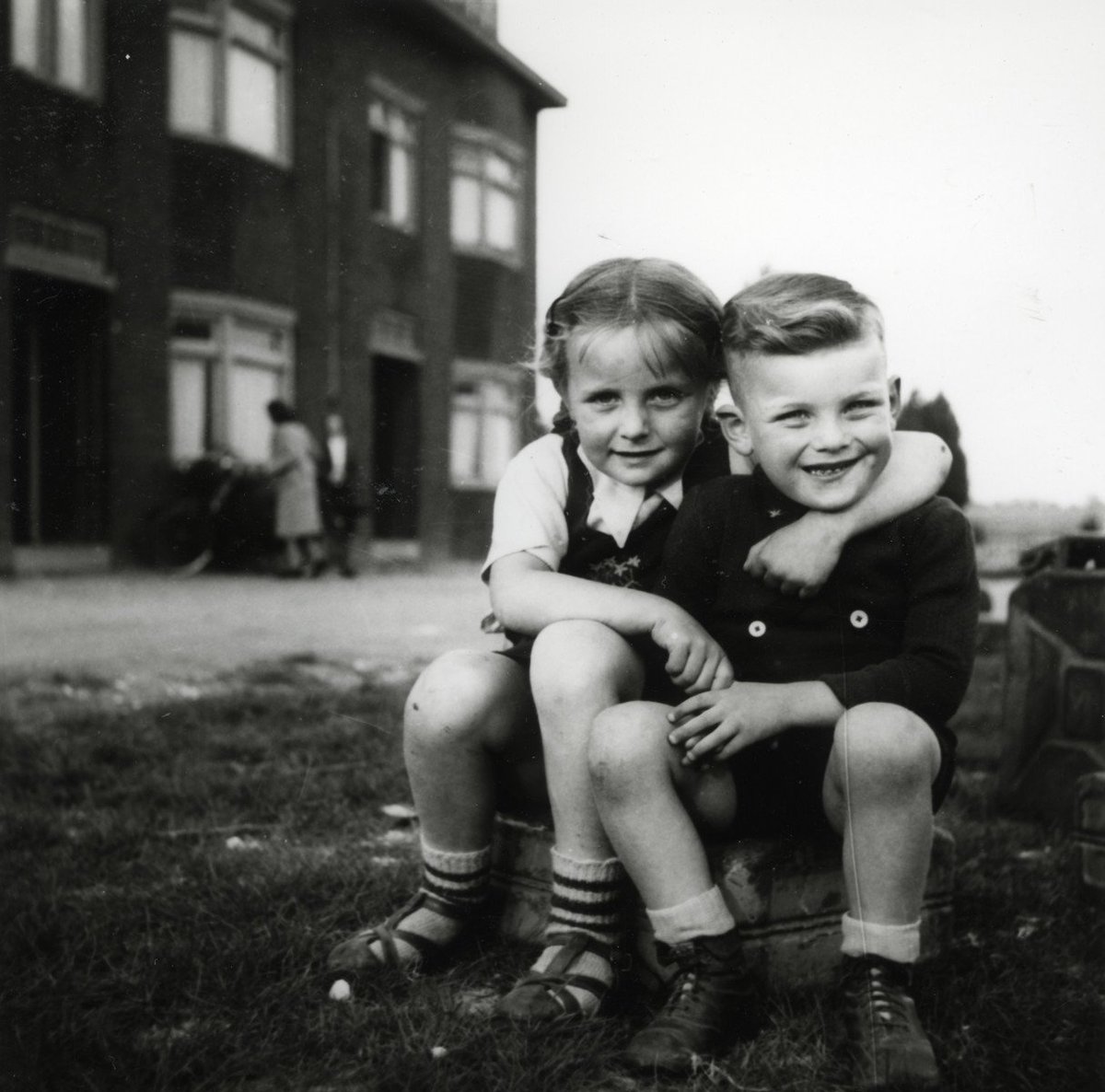 StephenUzzell2's tweet photo. This is Zadok Parsser with his adoptive sister, Mara. He was one of 33 children rescued by Jan Bosch, a Dutch teenager, who helped hide and care for Jewish children. https://t.co/Tbsbcj3ZMx