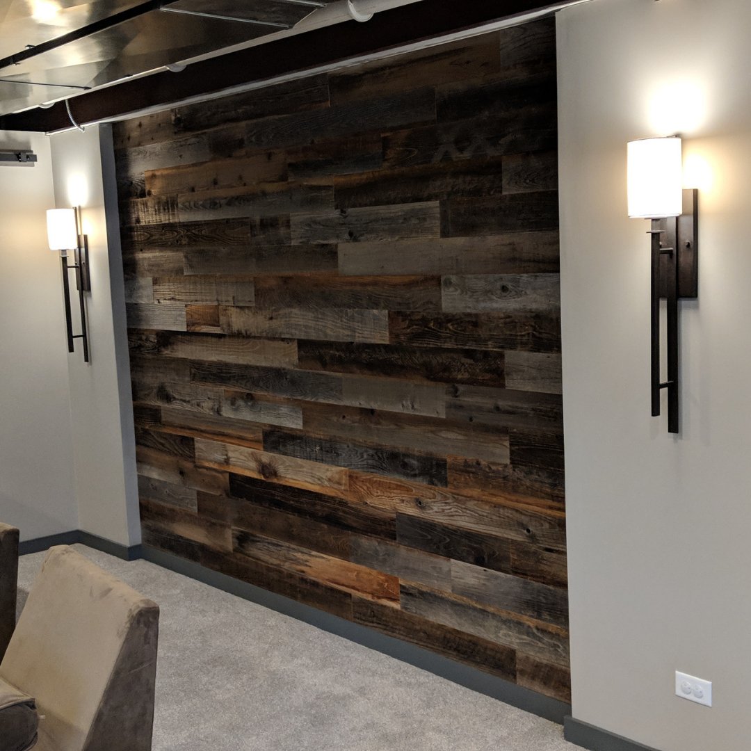 Our 5 inch reclaimed planks make a statement in the space. We love the mix of industrial and rustic. The classic reclaimed wood plank features pair perfectly with exposed ducts & metal light fixtures for a perfectly industrial look. #diy #farmhouseismystyle