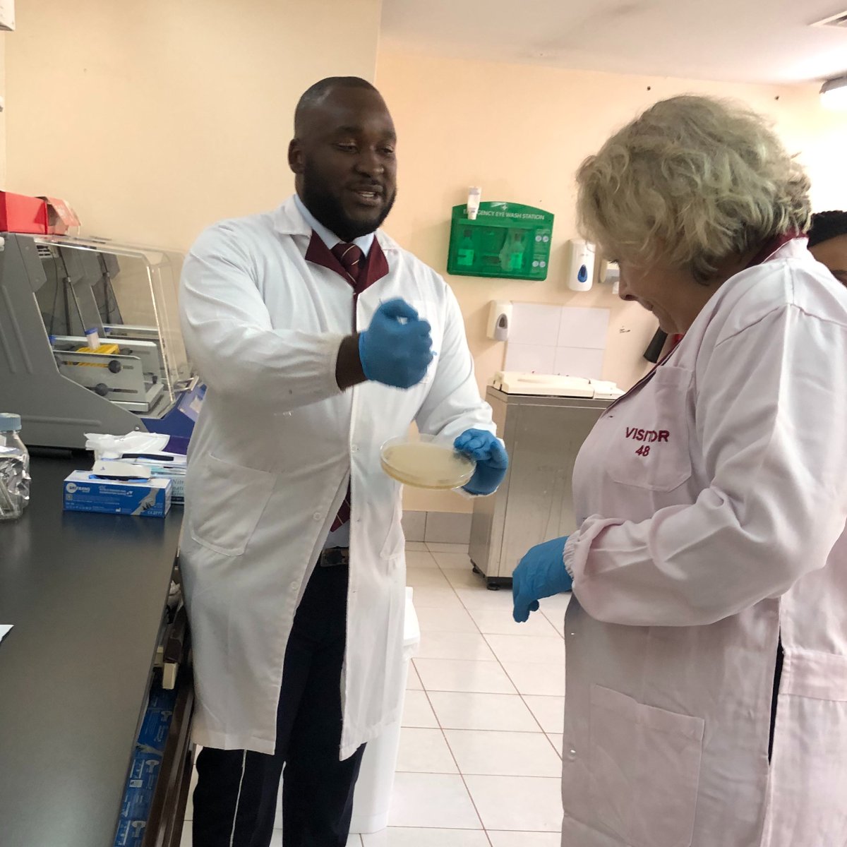Amos_L_Mhone's tweet photo. We are grateful for the visit of @LouiseNS the Head of global AMR strategy @DHSCgovuk @UKgovGHS to @ILRI, we showcased some of the work we are doing on #AMR reduction using #bacteriophages. The  @IDRC_CRDI funded #phage project

#phagetherapyera
#antimicrobialresistance https://t.co/kOyFnSuwy1