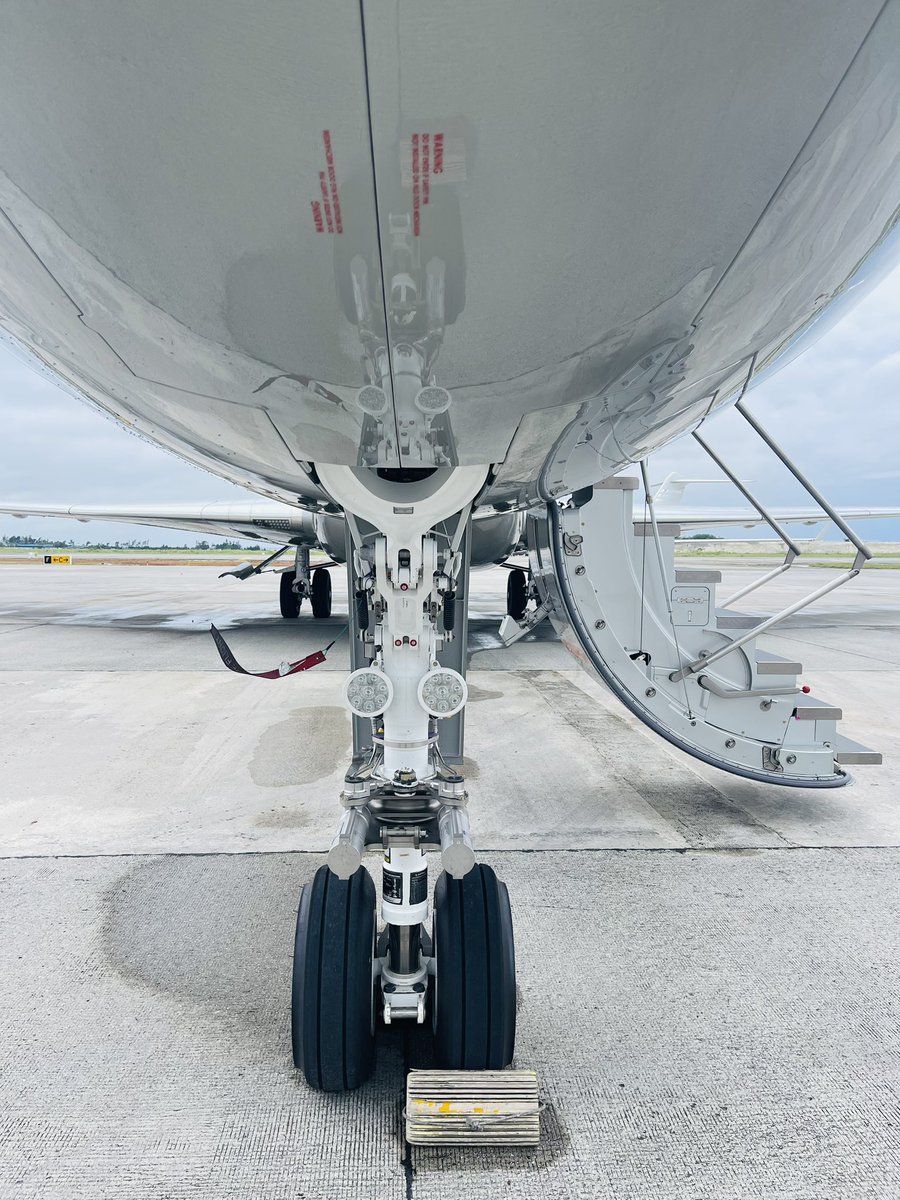 skytoursmv's tweet image. Door open. Chocks On.
#bombardier #bombardierglobal7500 #VelanaAirport