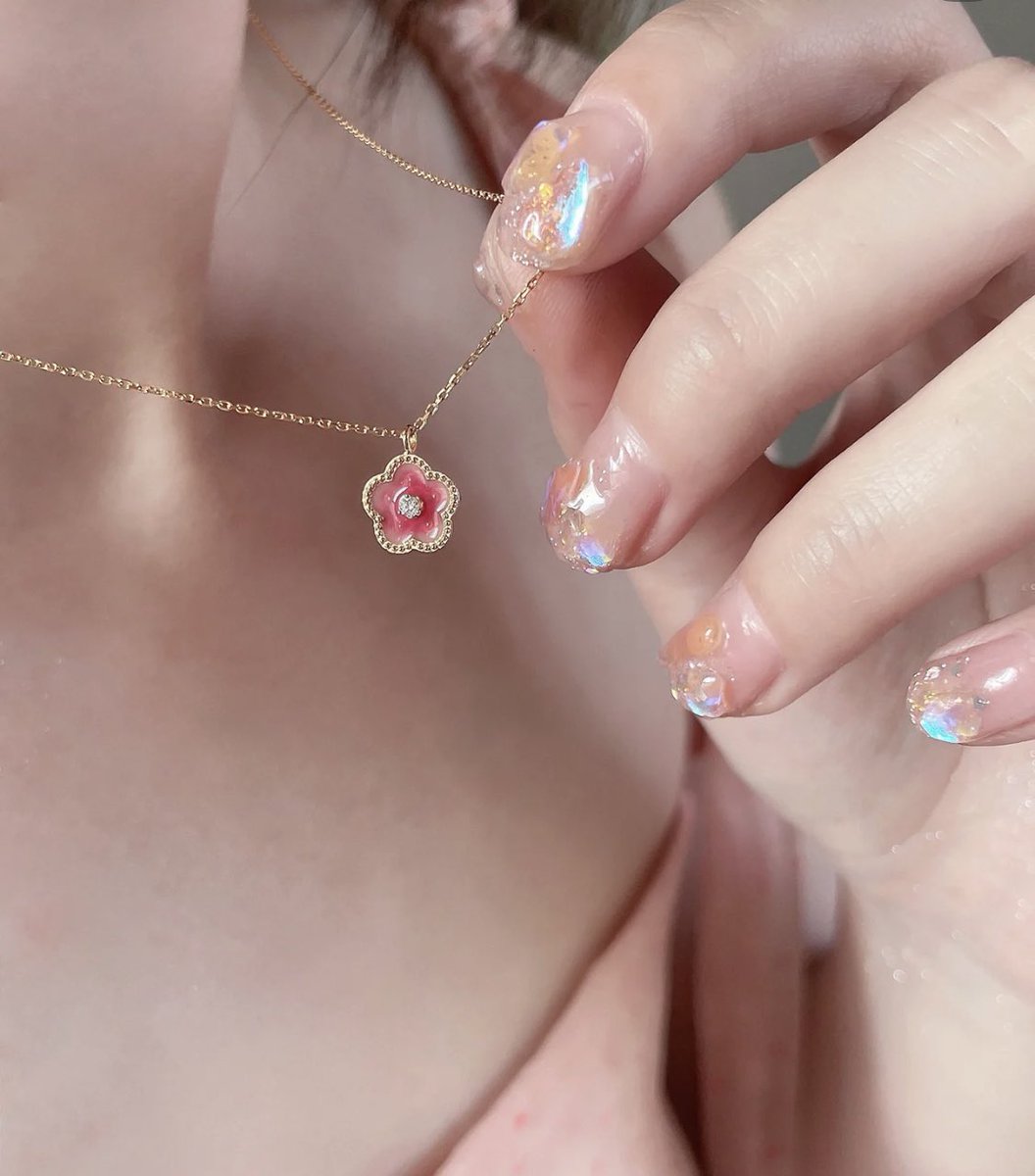 piinkimi_'s tweet photo. cherry blossom necklace https://t.co/ZRygHXBohe