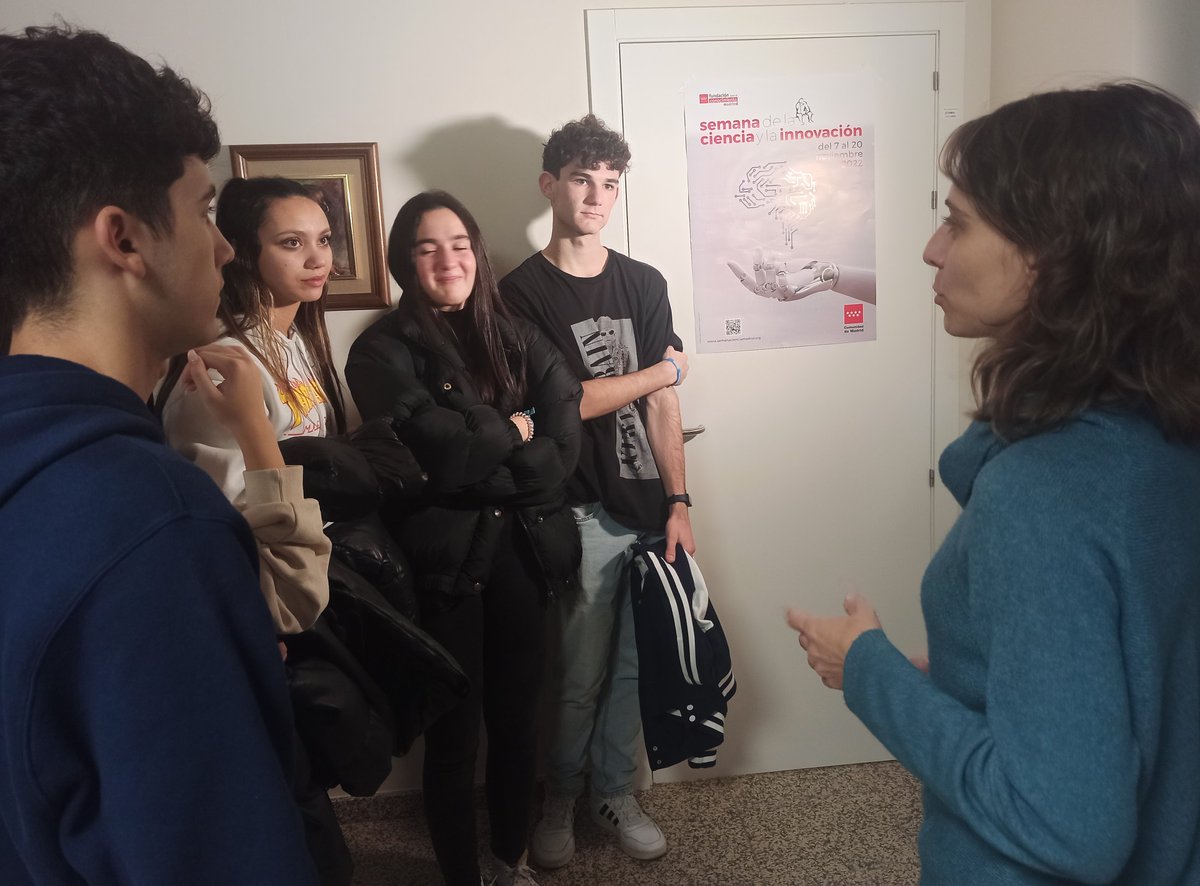 Se está celebrando la primera actividad #ISCIII en #SemanaCienciaInnovación.

<a href="/Investenisciii/">Investén-isciii</a> ha organizado una 'escape room' sobre cuidados de enfermería en salud ligados al descanso y al sueño. 

Nos acompañan alumnas y alumnos de los colegios <a href="/ElPorvenir_cole/">Colegio El Porvenir</a> y <a href="/CalasancioMAD/">Calasancio Madrid</a>.