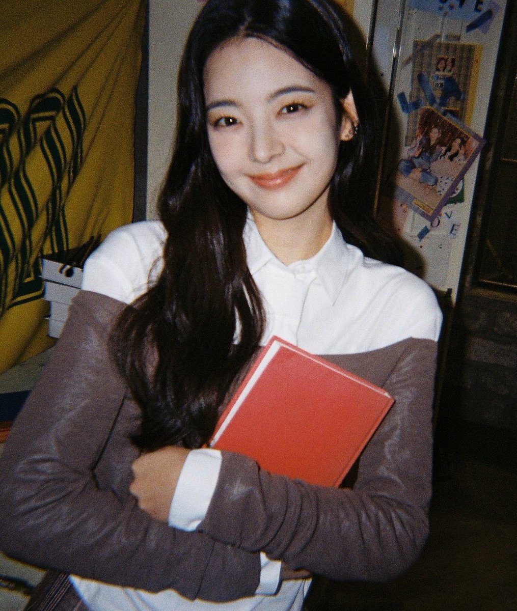 lia pics tweet media