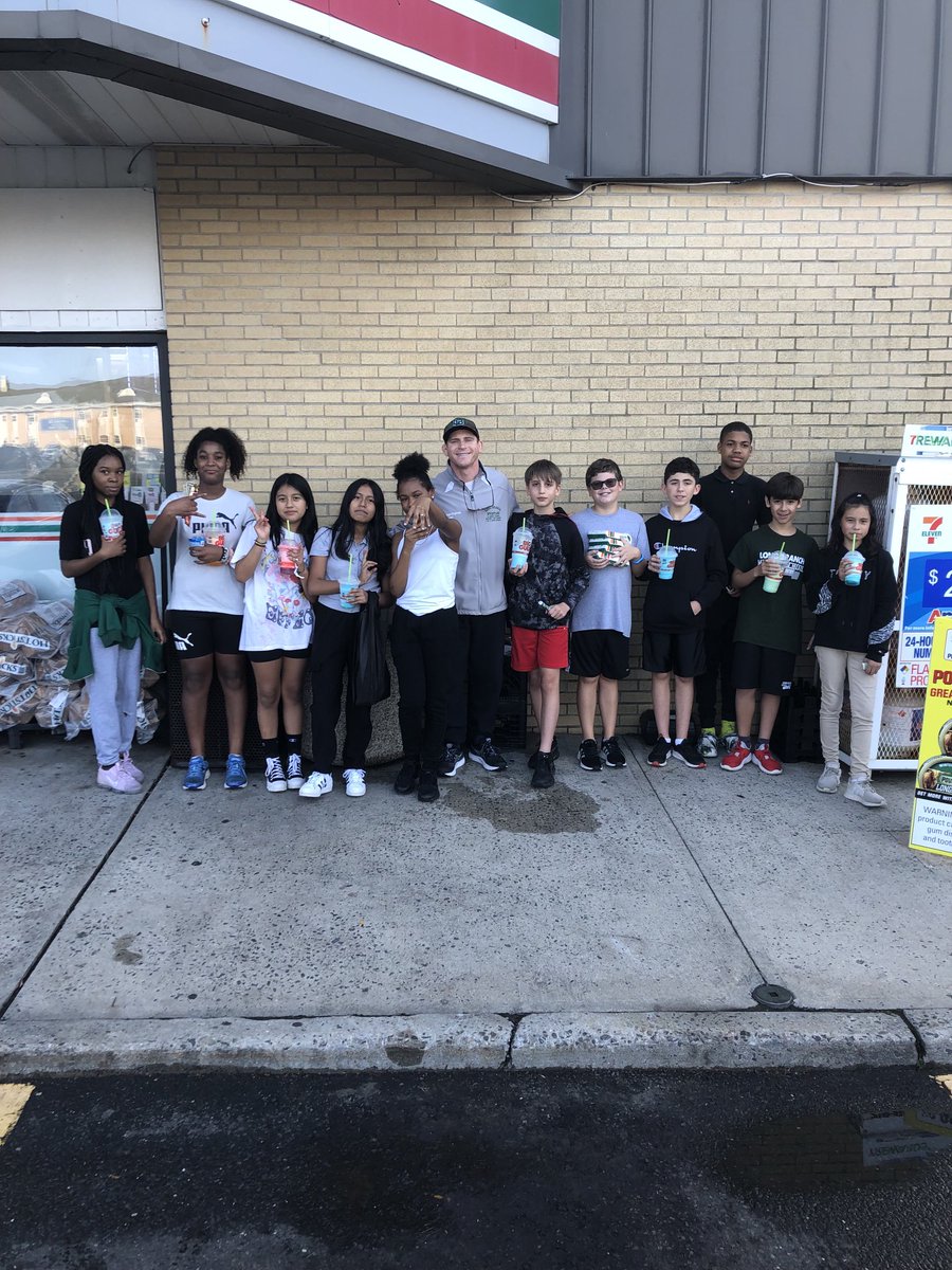 jcgeorge27's tweet photo. A slurpie run on our last day of Middle School X Country practice! Thank you ⁦@WAVEPRIDE⁩ &amp; ⁦@LBMSthree⁩ for the opportunity to coach our student athletes! ⁦⁩ https://t.co/JL0usxBiXy