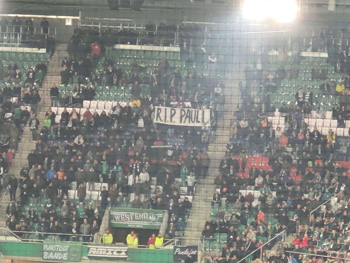 Ein letzter Gruß lieber ⁦<a href="/PHefelle/">Pauli zwitschert🇦🇹🇪🇺🥝</a>⁩ ! ⁦<a href="/skrapid/">SK Rapid</a>⁩ ⁦<a href="/pk2604/">Peter Klinglmüller</a>⁩ ⁦<a href="/MichaelFHefelle/">Michael F Hefelle</a>⁩