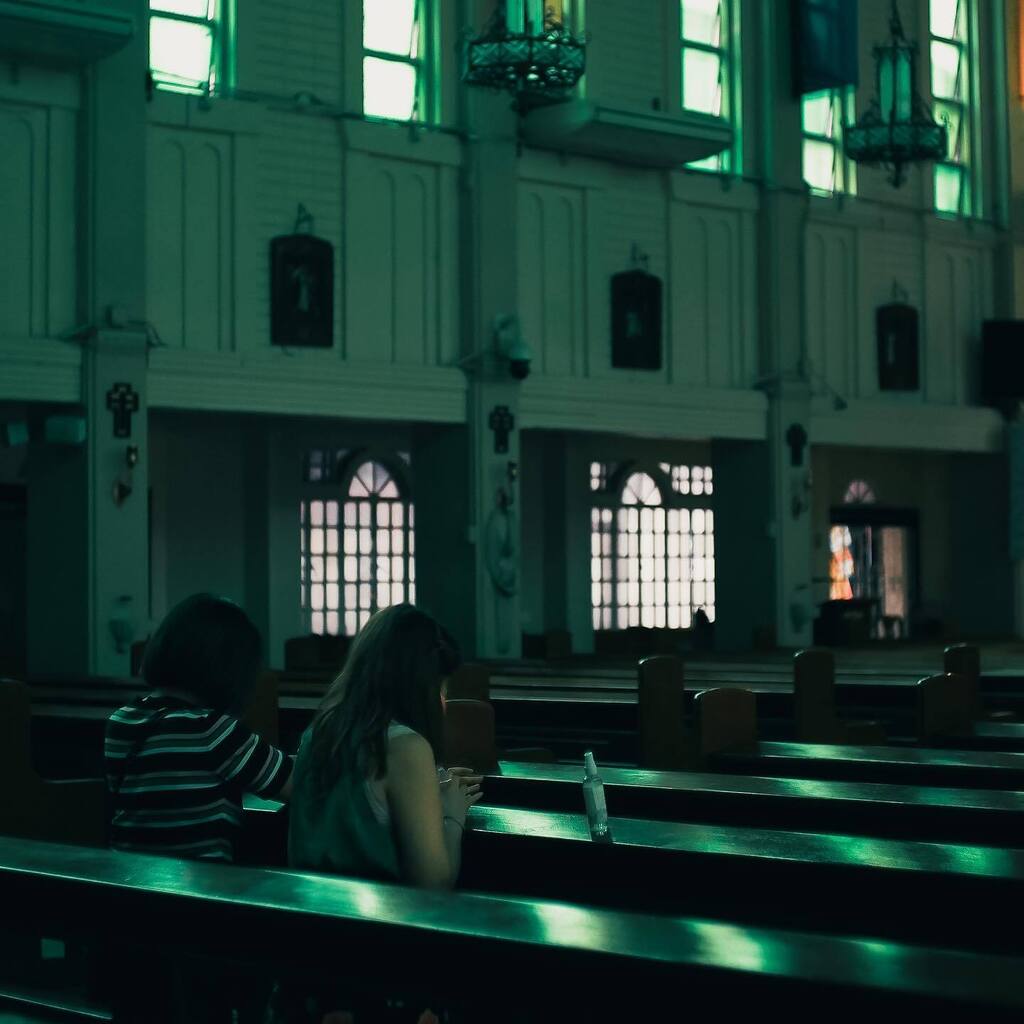 jayvandemonium's tweet photo. Bring me hope.
.
.
.
.
.
#minimalmood #pray #rsa_minimal #minimalint #church #prayer #people #peoplegallery #praying #people_and_world #ruleofthirds #peace #hope #humaninterest #street_cinema #streetdreamsmag https://t.co/DOHhjnnCFZ https://t.co/zoC3Ko6JU9