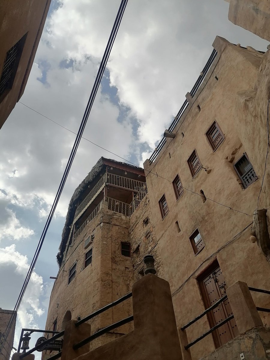 Abdulrahim20205's tweet photo. مسفاة العبريين تاريخ وحضارة تعانق السحب _ من تصويري اليوم الساعة الثانية ظهراً https://t.co/KbewCaVdbh