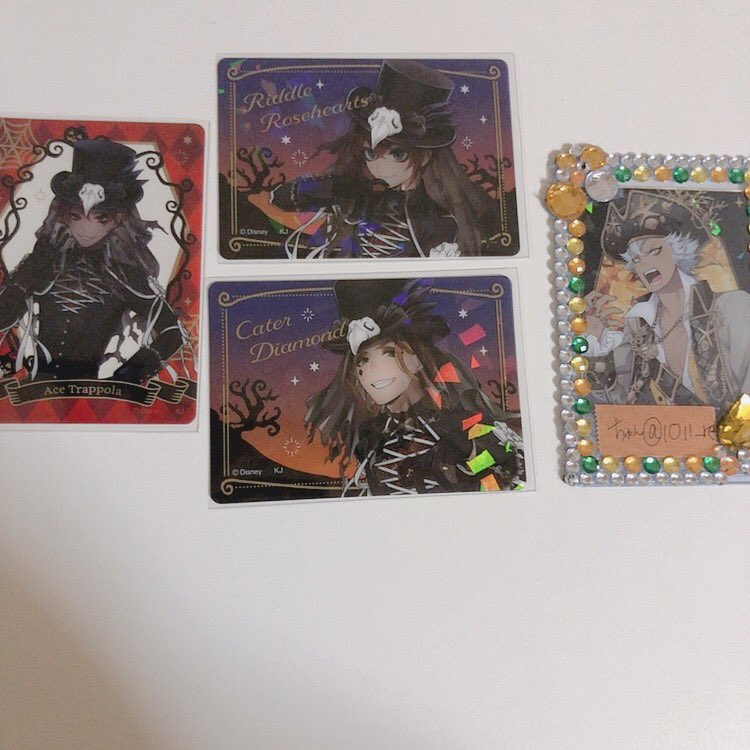 1O11__re's tweet photo. 【交換/譲渡】ツイステ　スケアリー
クリアカード　アクキー

譲　画像参照

求　同異種ジャックor定価

♡交換2〜ホロカード(3枚目)は同種交換のみ
♡物によってお断りすることもございます
♡譲渡はキャラ纏めて優先
♡3000円以上でAGF限定チャームお付けさせて頂きます
→ https://t.co/N2Zdhi1pVp